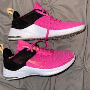 Nike women’s shoes sz 6.5